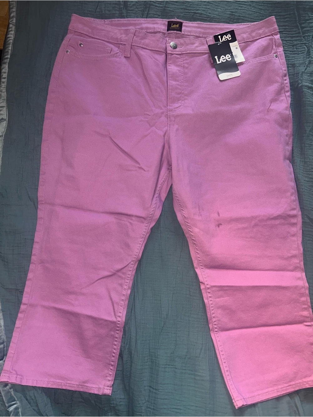 Pink capri mid rise pansy